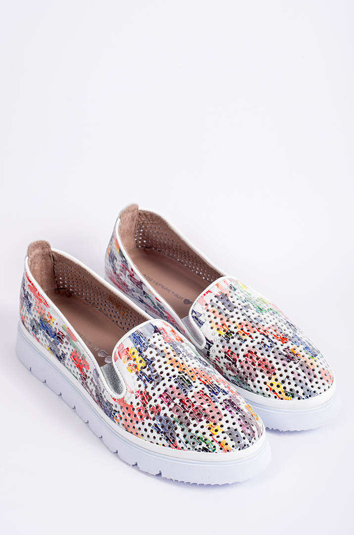 Разноцветные кожаные слипоны на широкие ножки больших размеров