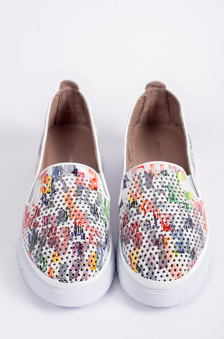 Разноцветные кожаные слипоны на широкие ножки больших размеров