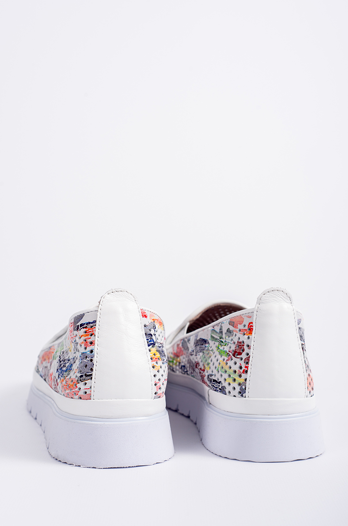 Разноцветные кожаные слипоны на широкие ножки больших размеров