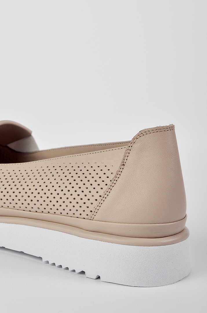 Слипоны с перфорацией в цвете визон больших размеров