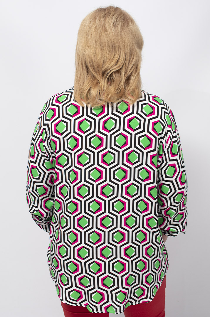 Рубашка длинная в геометрический принт супер батал