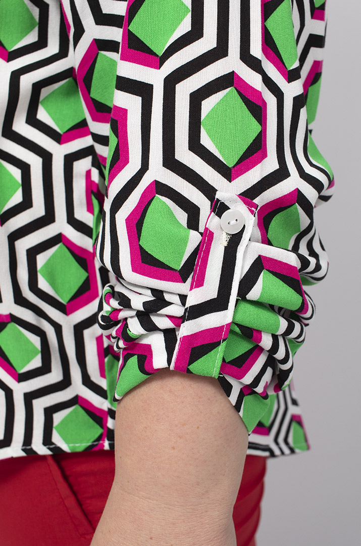 Рубашка длинная в геометрический принт супер батал