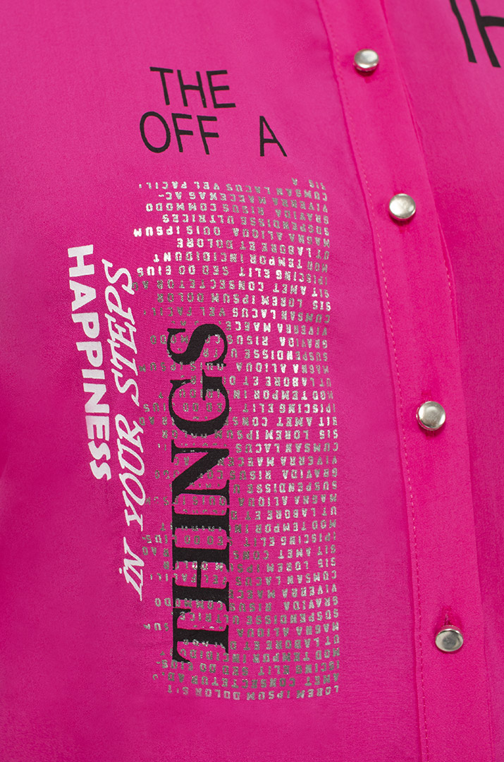 Штапельна сорочка з написами батал