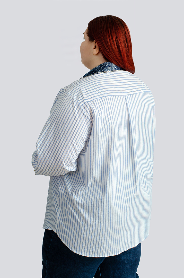Сорочка в смужку з декором великих розмірів