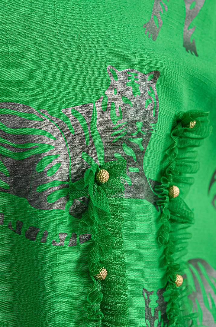 Сорочка з текстурним декором та принтом великих розмірів