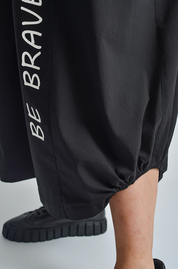 Спідниця міді зі стрейч-котону з накладними кишенями великих розмірів