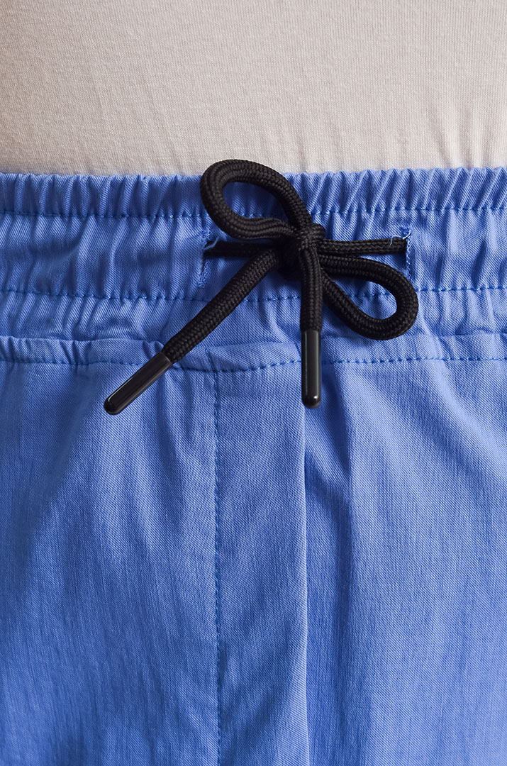 Спідниця міді зі стрейч-котону з накладними кишенями великих розмірів