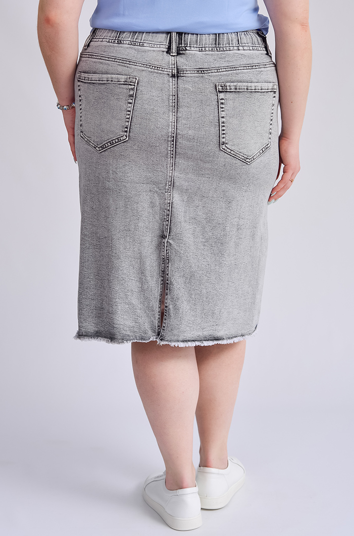 Світло-сіра джинсова спідниця міді  великих розмірів