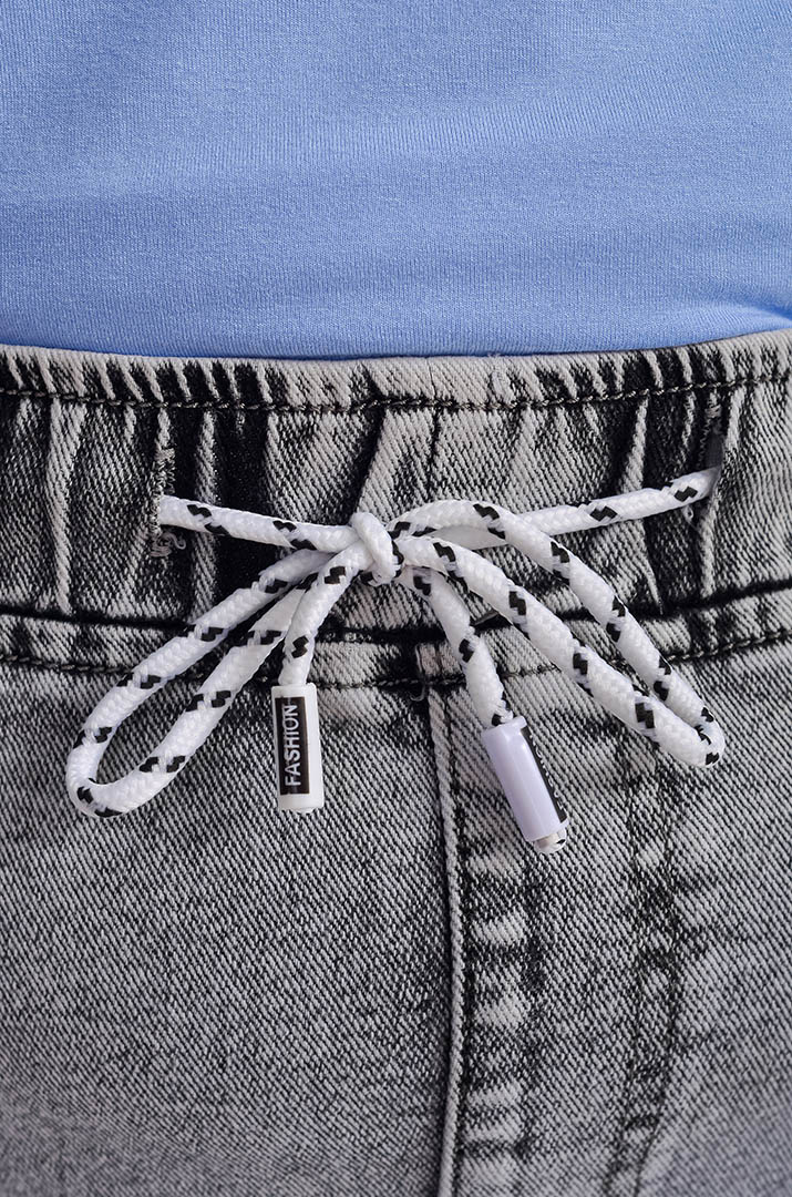 Світло-сіра джинсова спідниця міді  великих розмірів