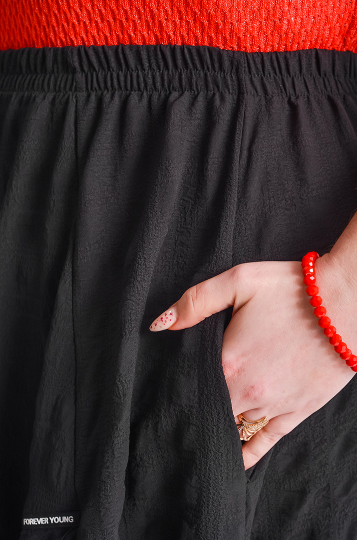 Спідниця міді жатка з рюшами та вирізом великих розмірів