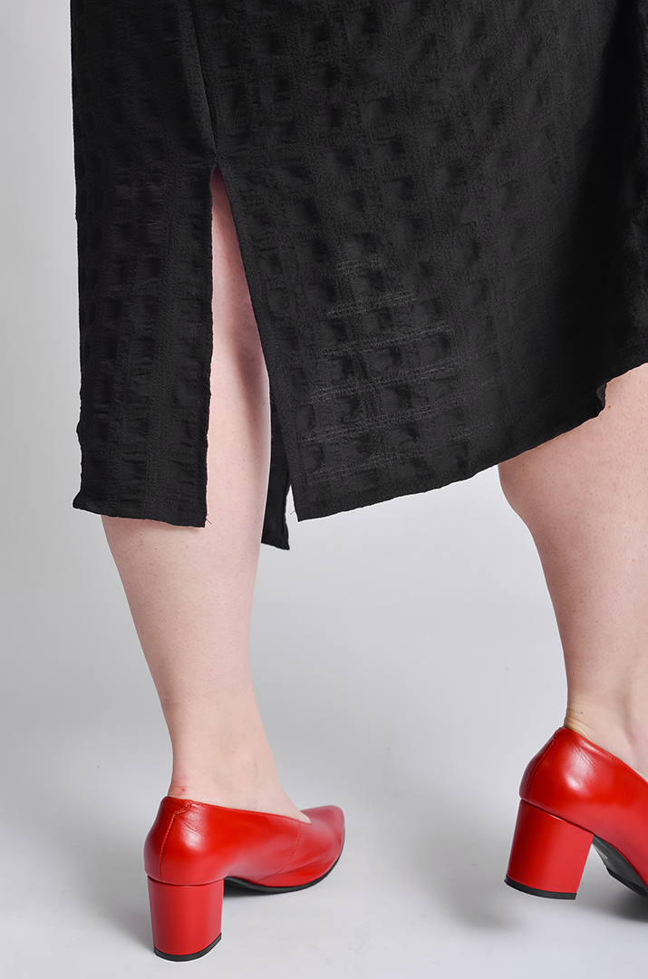 Спідниця міді жатка з рюшами та вирізом великих розмірів