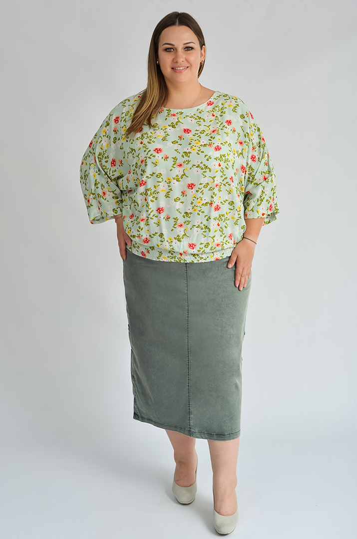 Юбка миди с функциональными кнопками по бокам больших размеров