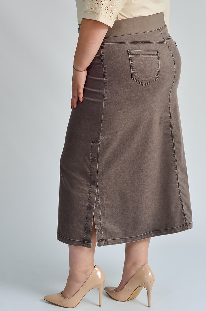 Юбка миди с функциональными кнопками по бокам больших размеров