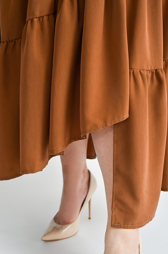 Спідниця з асиметричним низом та воланами великих розмірів