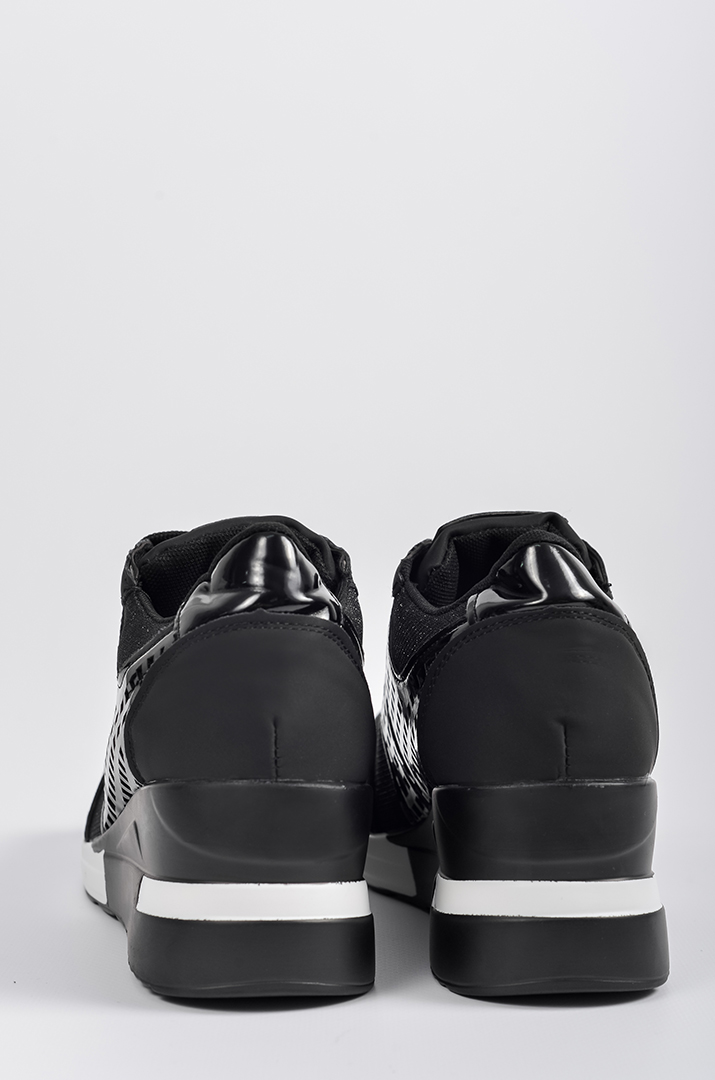 Снікерси чорного кольору з блискучим переливом великих розмірів