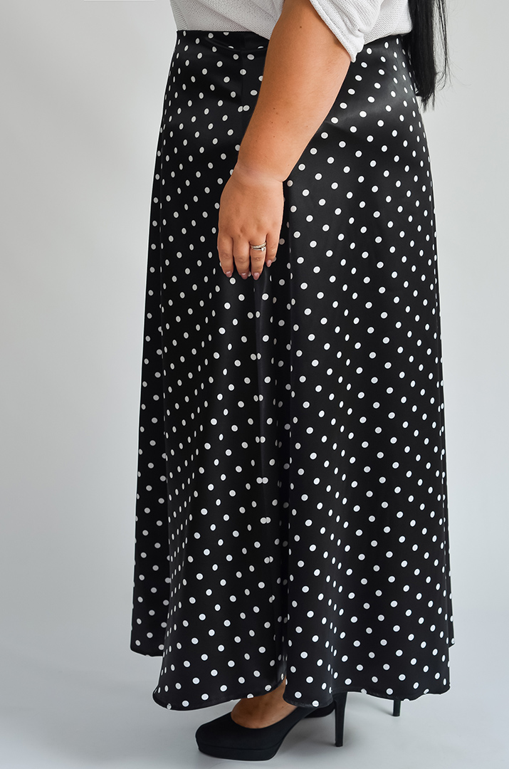 Атласна спідниця максі чорна в білий горох великих розмірів