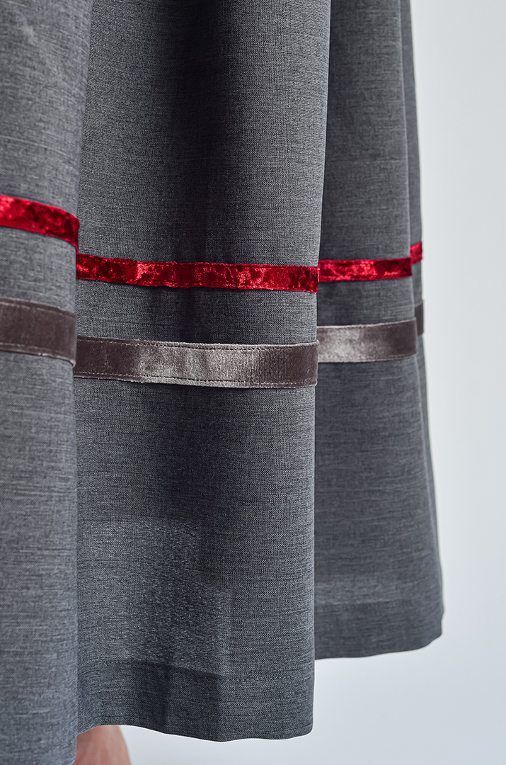 Спідниця на запах з контрастними вставками великих розмірів