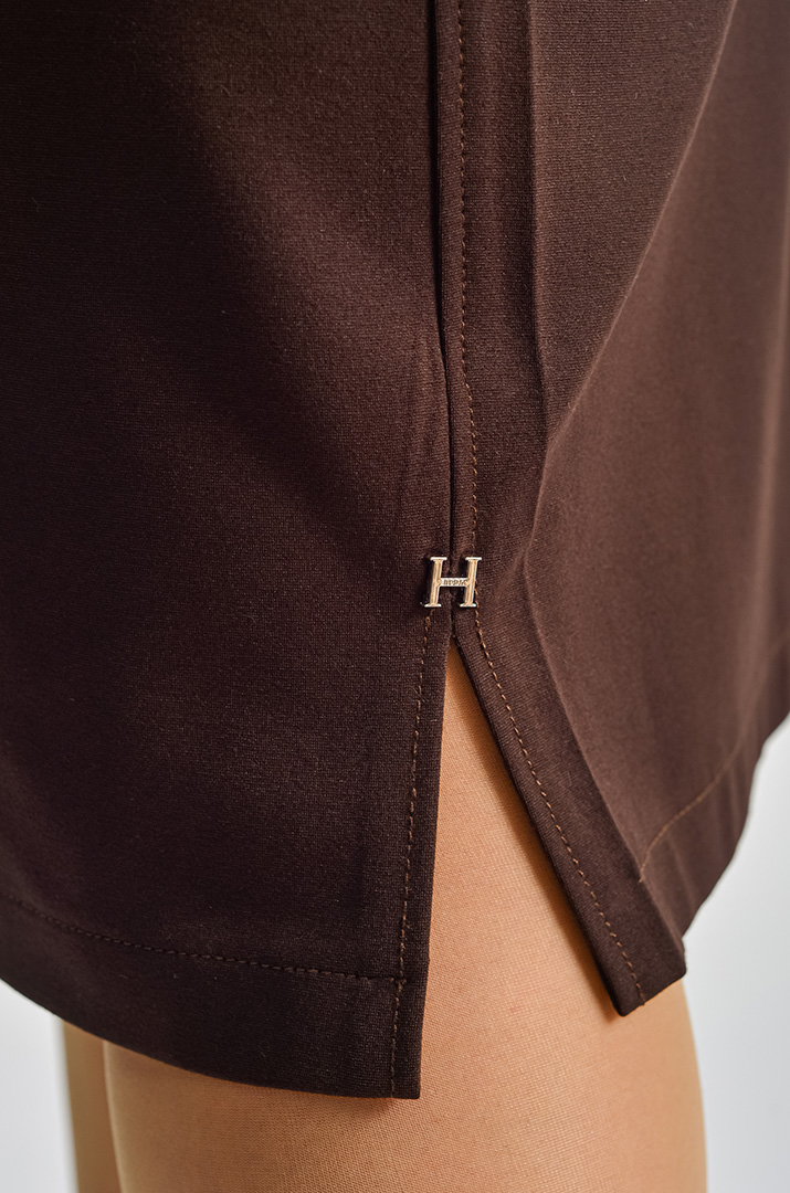 Спідниця міді в шоколадному відтінку з акцентним шнурком великих розмірів