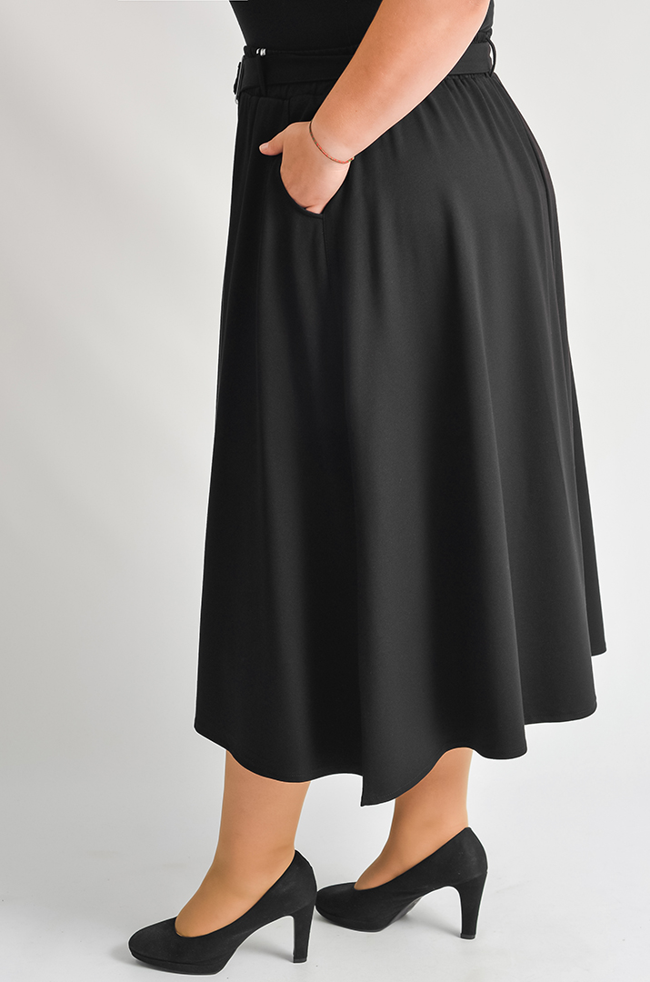 Елегантна спідниця в чорному кольорі з поясом великих розмірів