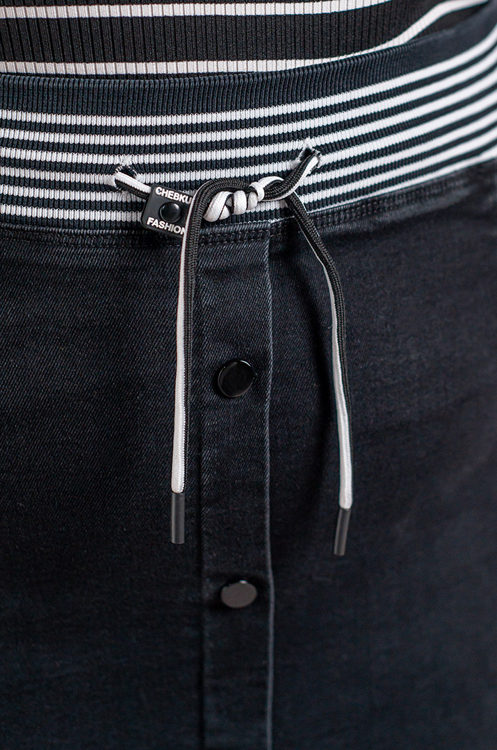 Спідниця з акцентним поясом та гудзиками спереду великих розмірів