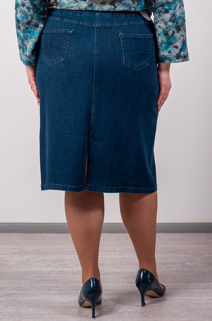 Джинсовая юбка синего цвета с карманами сзади больших размеров