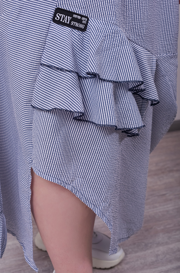 Юбка макси с асимметричным низом в полоску больших размеров