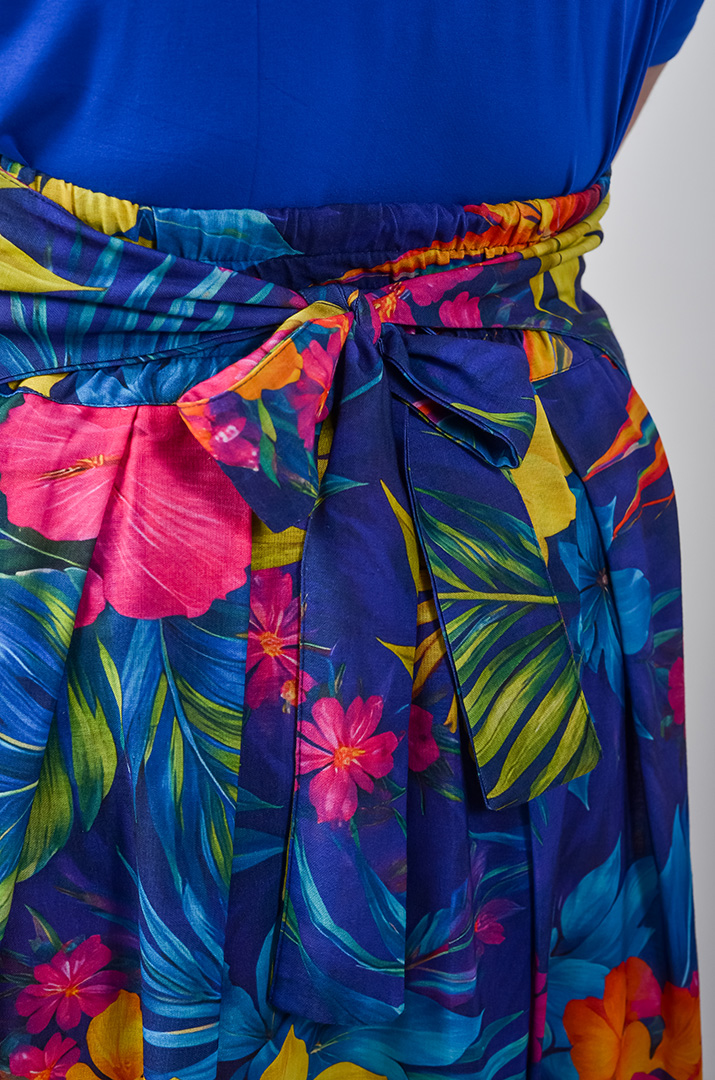 Спідниця максі  з яскравим малюнком та декоративним поясом великих розмірів