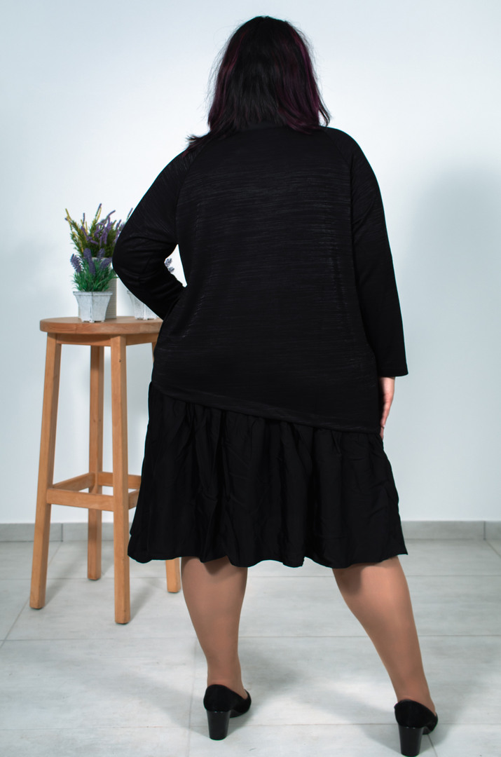 Трикотажна сукня міді з прикрасою батал