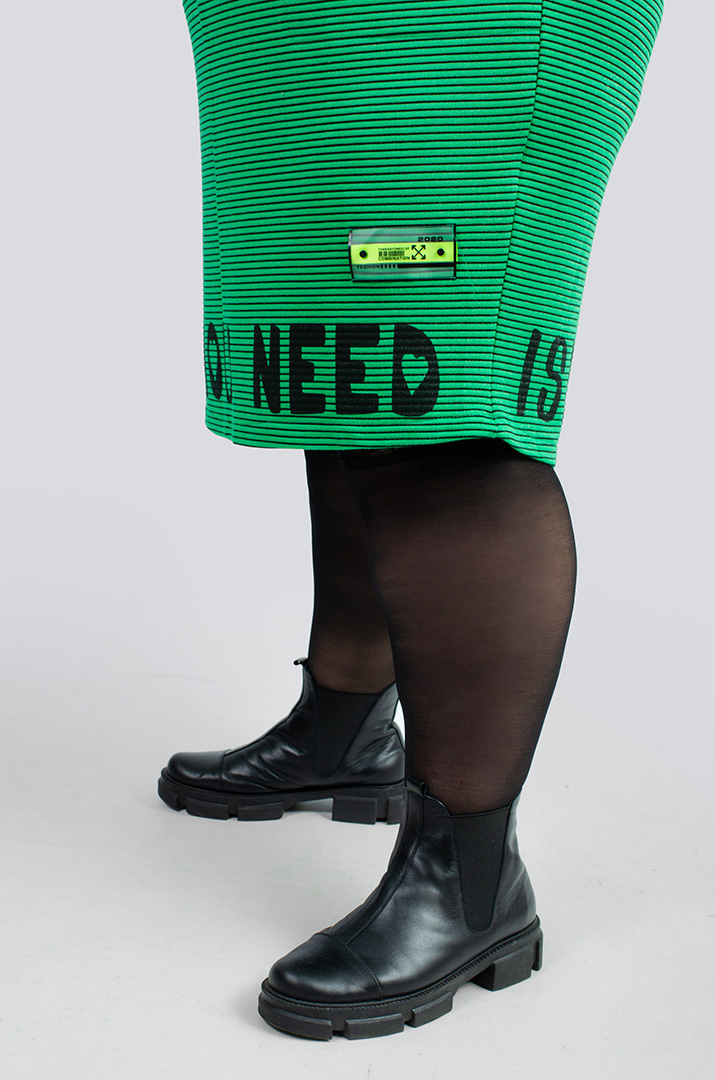 Мини платье в горозонтальную полоску батал