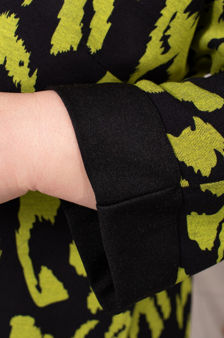 Сукня трапеція з прикрасою батал