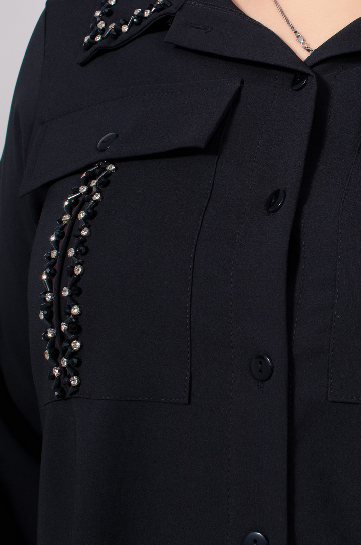 Сукня міді з декором на кишенях і комірі батал