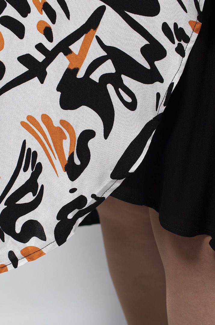 Сукня на запах з асиметричним принтом супер батал