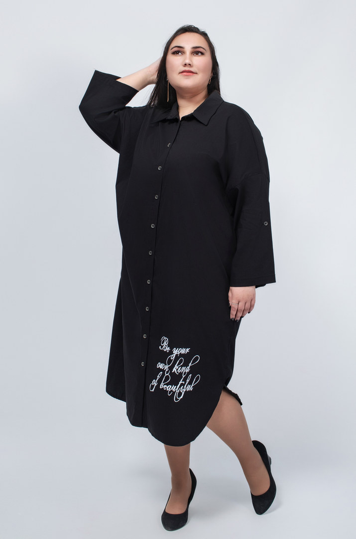 Сукня на ґудзиках з принтом і написом батал