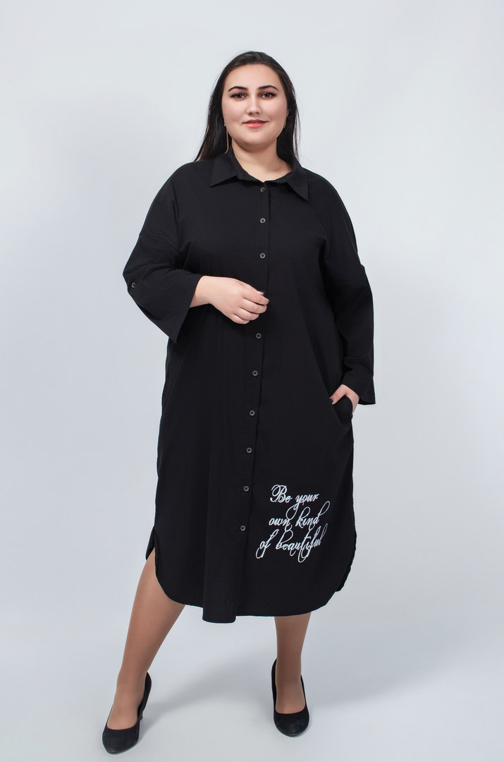 Сукня на ґудзиках з принтом і написом батал