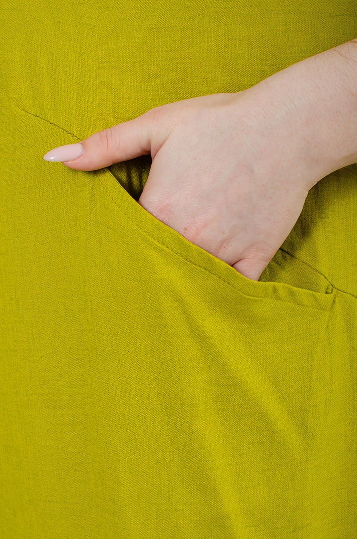 Льняна однотонна сукня з прикрасою батал