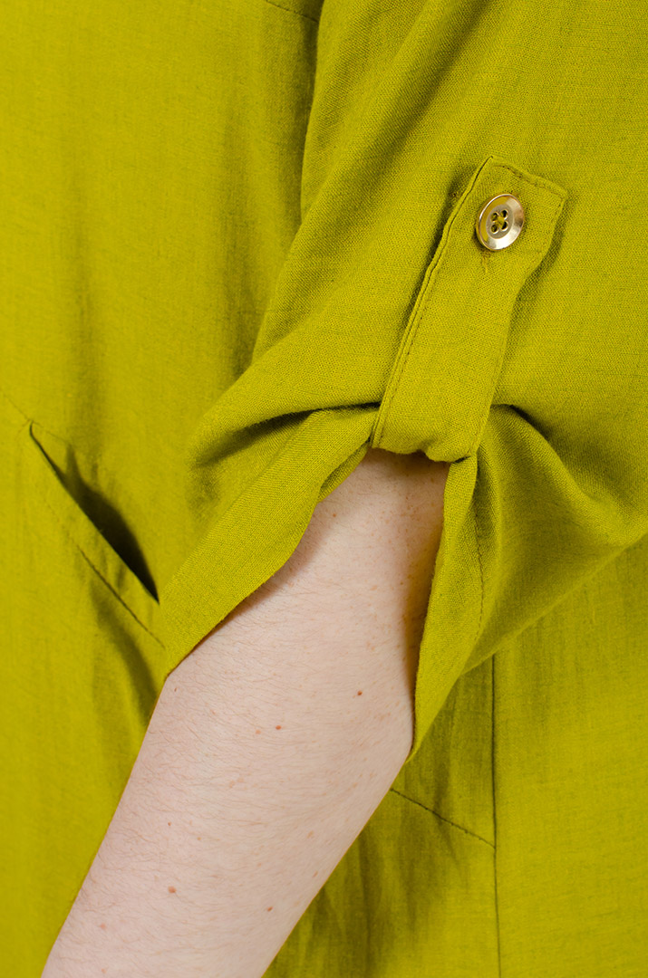 Льняна однотонна сукня з прикрасою батал