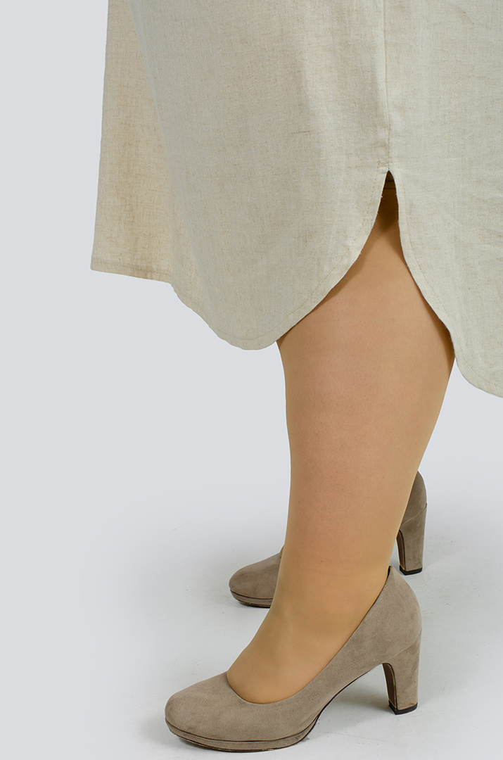 Льняна однотонна сукня з прикрасою батал