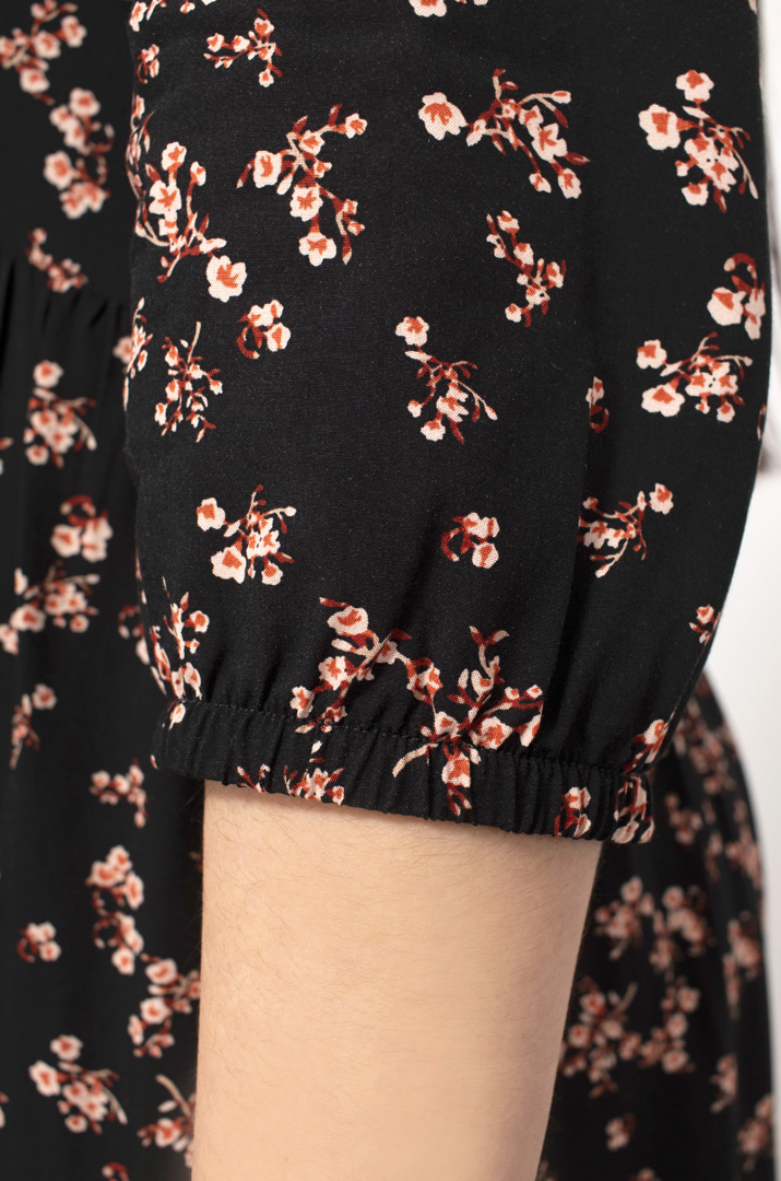 Платье в растительный принт батал