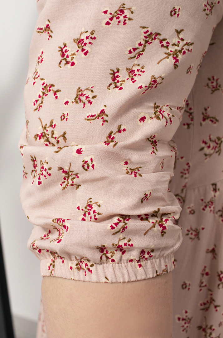 Платье в растительный принт батал