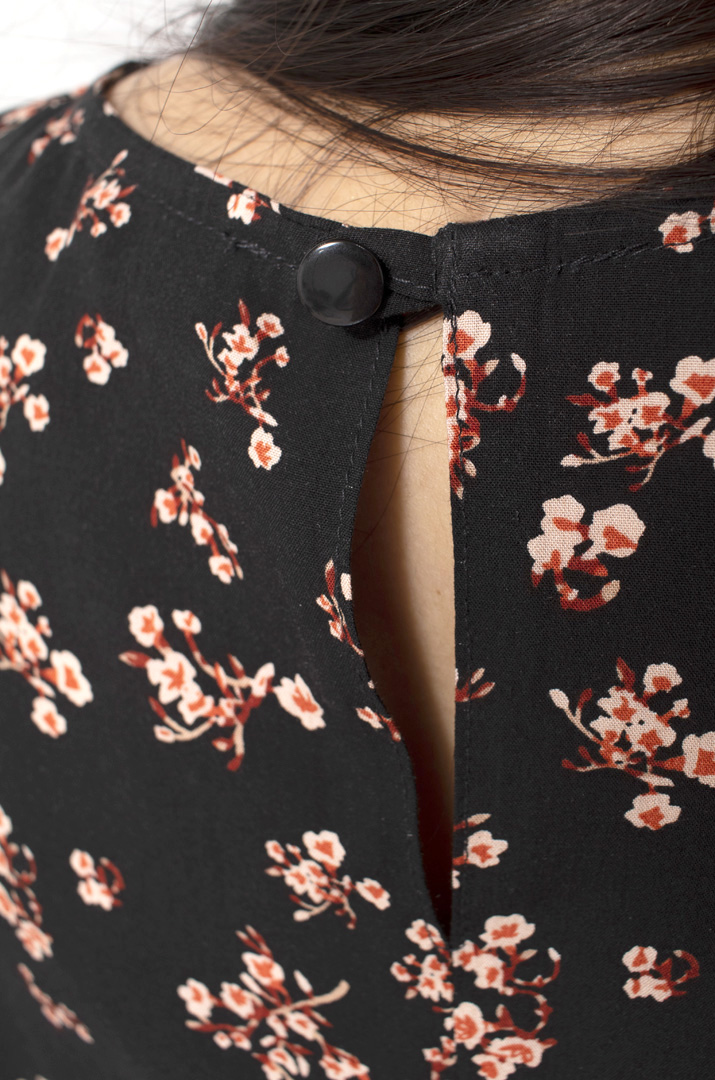 Платье в растительный принт батал