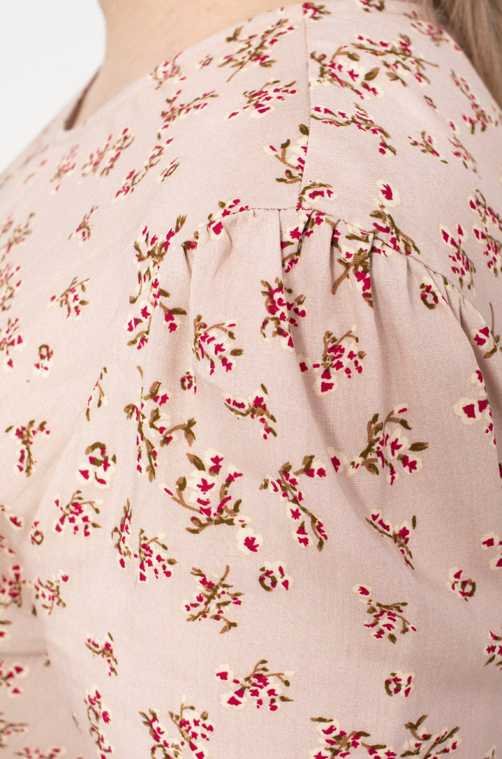 Платье в растительный принт батал