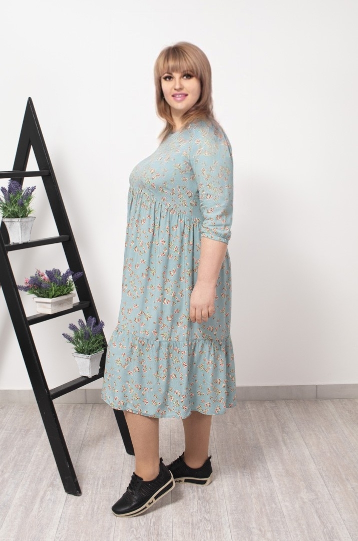 Платье в растительный принт батал