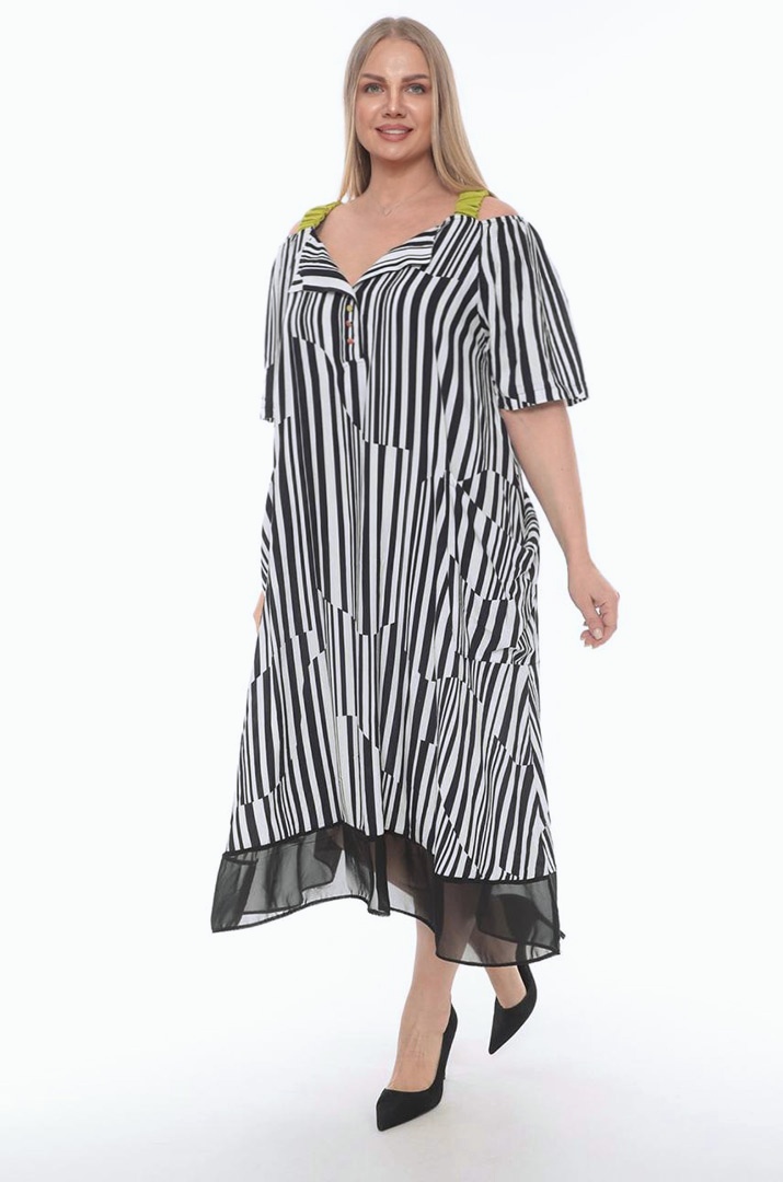 Чорно-біла сукня батал