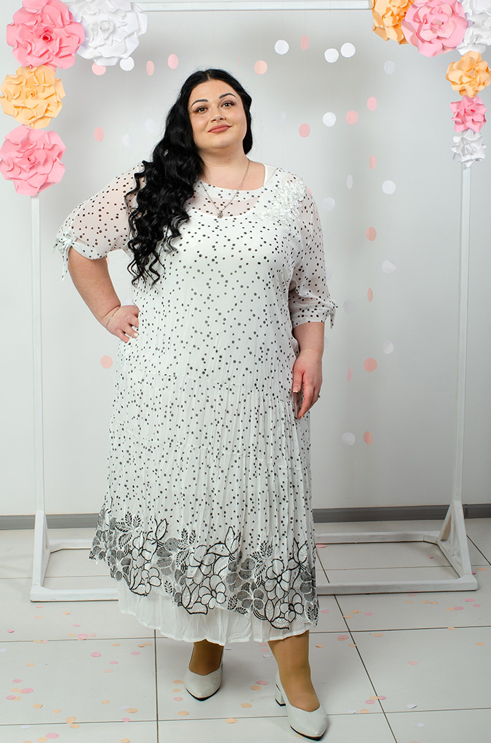 Нарядна шифонова сукня з прикрасою супер батал