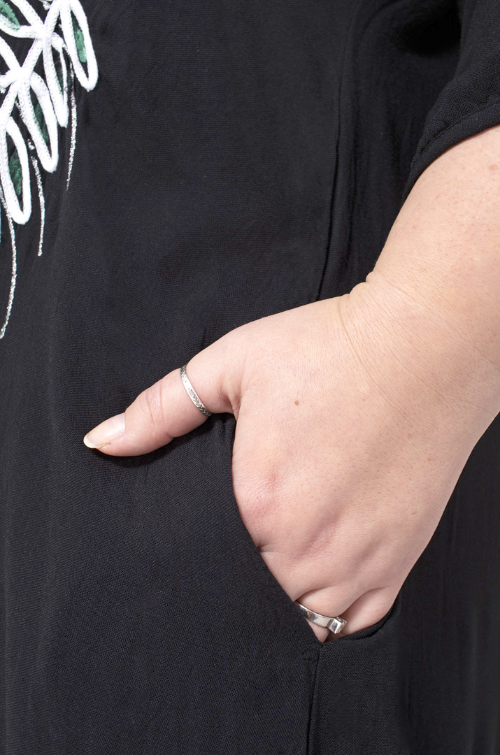 Сукня із легкої жатки на ґудзиках супер батал