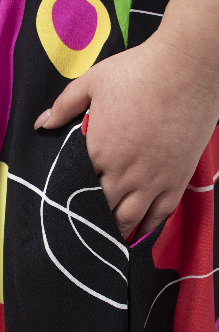 Сукня довга в яскравий принт батал