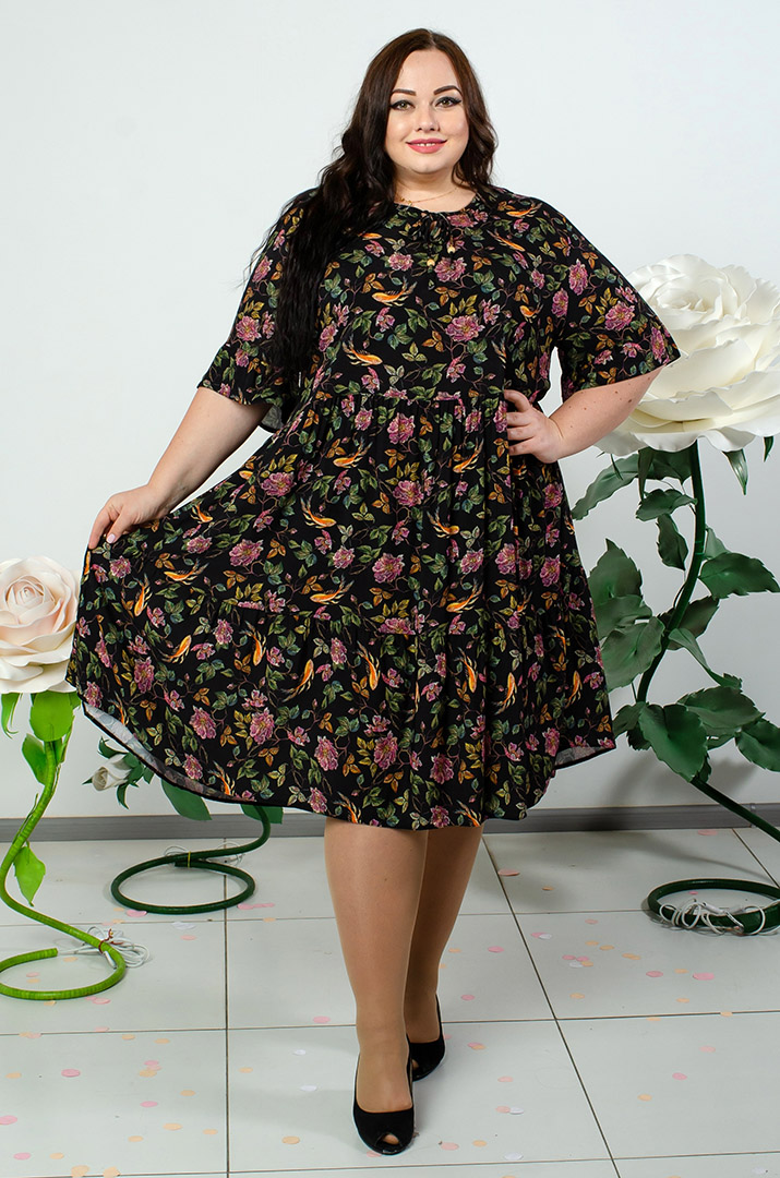 Платье миди с воланом в принт больших размеров