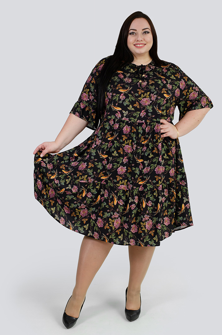 Платье миди с воланом в принт больших размеров