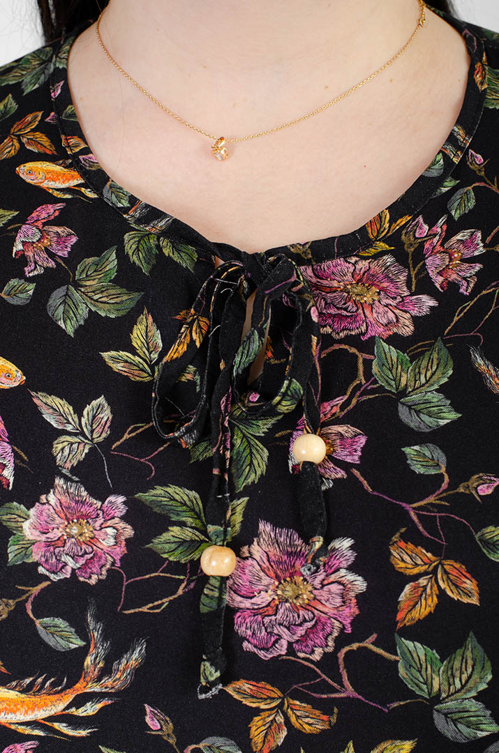 Платье миди с воланом в принт больших размеров