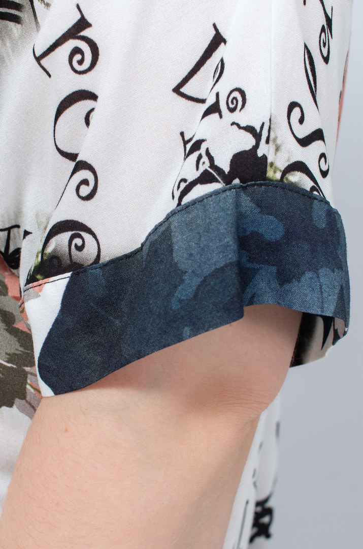 Яскрава штапельна сукня з капюшоном супер батал